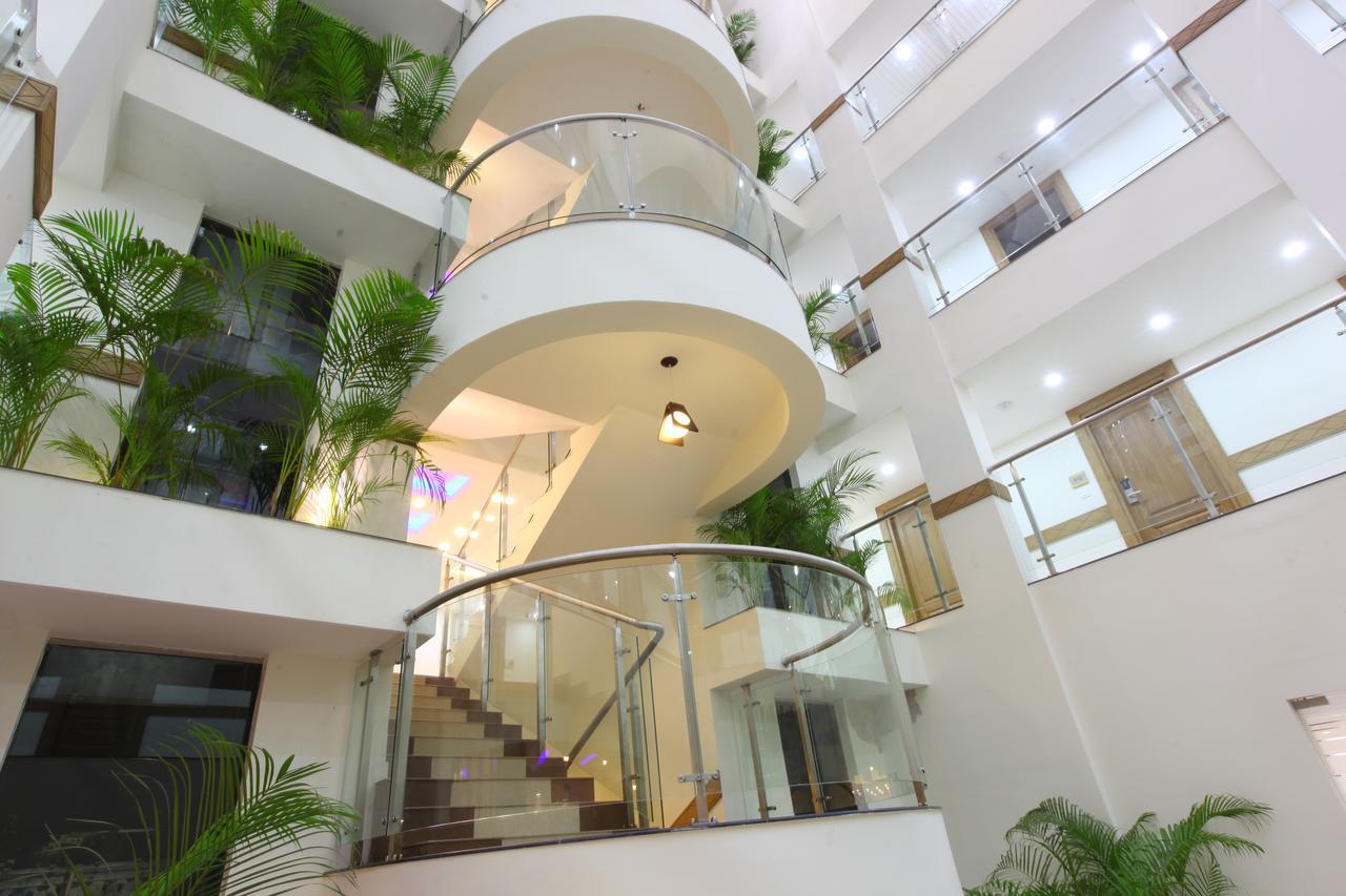 Sidra Pristine Hotel And Portico Halls Kochi Extérieur photo