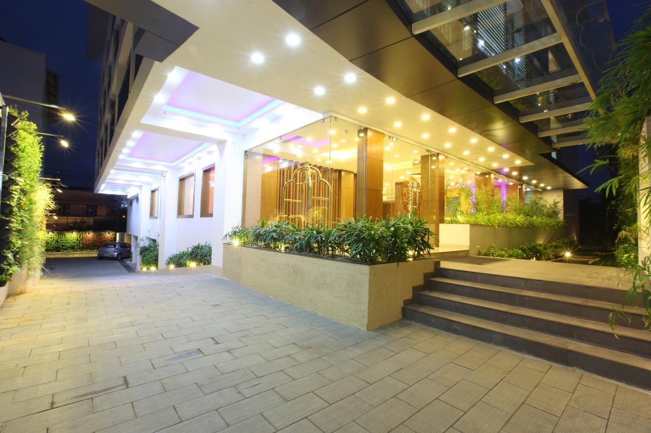 Sidra Pristine Hotel And Portico Halls Kochi Extérieur photo