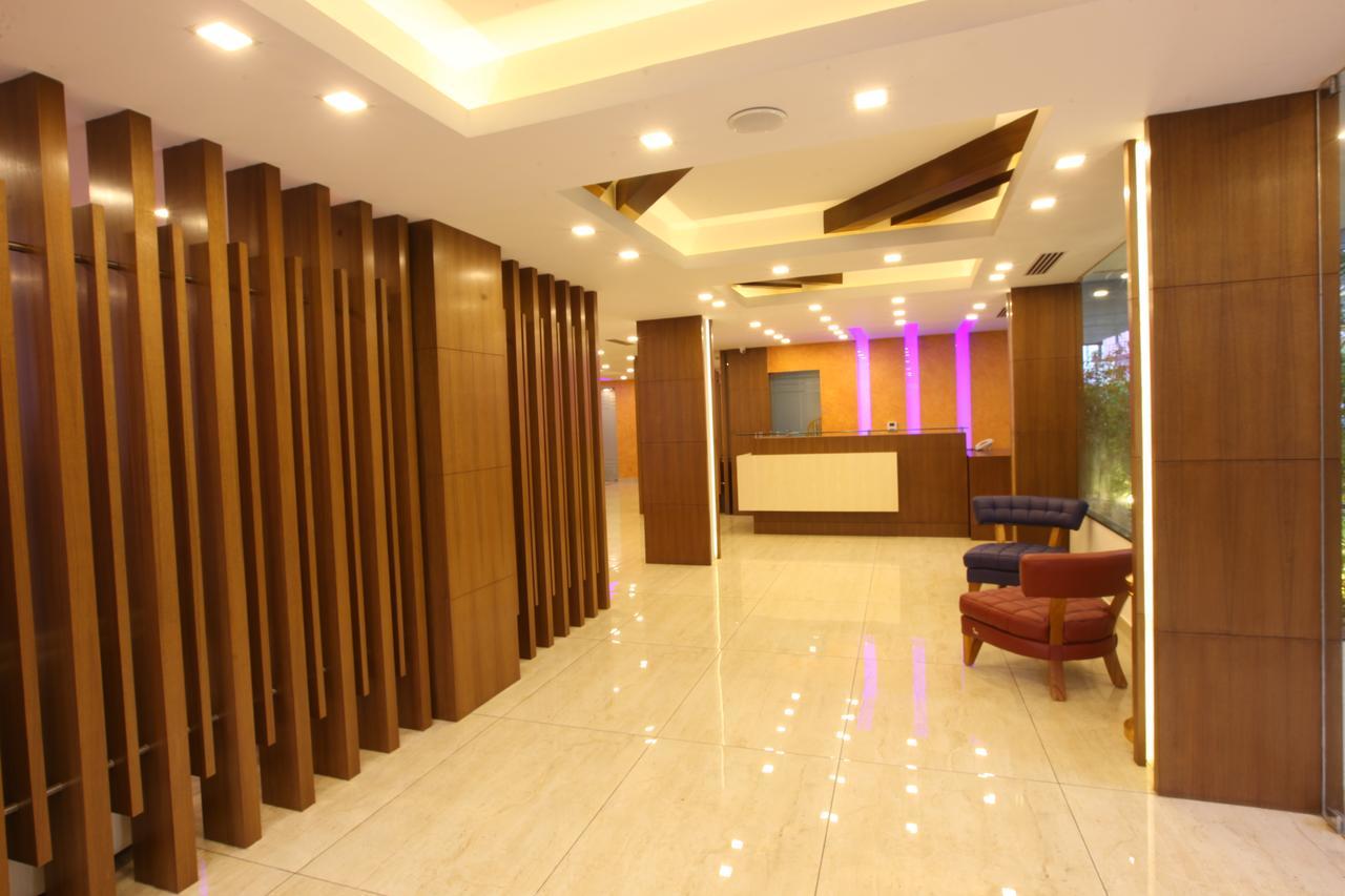 Sidra Pristine Hotel And Portico Halls Kochi Extérieur photo