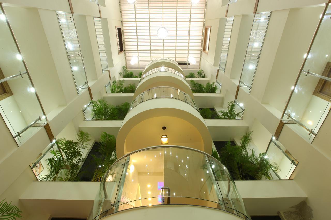 Sidra Pristine Hotel And Portico Halls Kochi Extérieur photo
